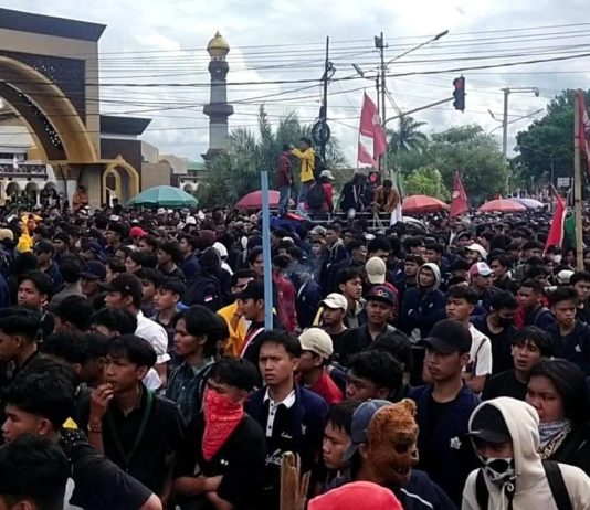 Demo Gabungan Mahasiswa dan Pemuda di Bengkulu Ricuh, Aparat Terluka Akibat Lemparan Batu