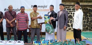 Ponpes Abdurahman Al-Fatih Bengkulu Berbagi Sembako untuk Masyarakat di Bulan Ramadhan