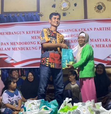 Pererat Kebersamaan, Forum Penyelamat Tanah Ulayat Tabeak Garut Gelar Bagi Takjil di Lebong