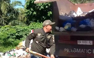 Bersama Warga, DPD LIN Bengkulu Laksanakan Bakti Sosial Bersihkan Sampah