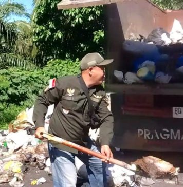 Bersama Warga, DPD LIN Bengkulu Laksanakan Bakti Sosial Bersihkan Sampah