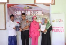 Perkuat Silaturahmi, Kapolres Mukomuko Berikan Bantuan kepada Santri Miftahul ’Ulum